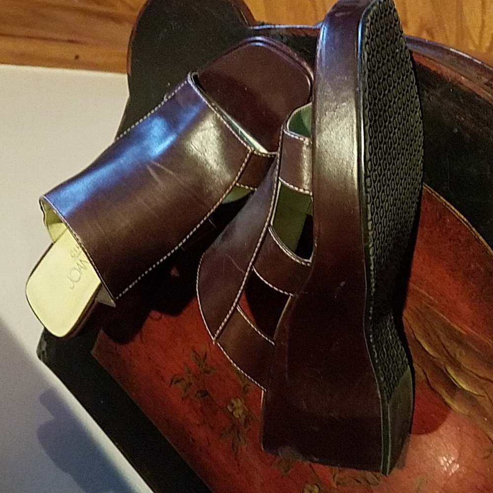 Joan &David Size 7M open side pumps. Brown leather.